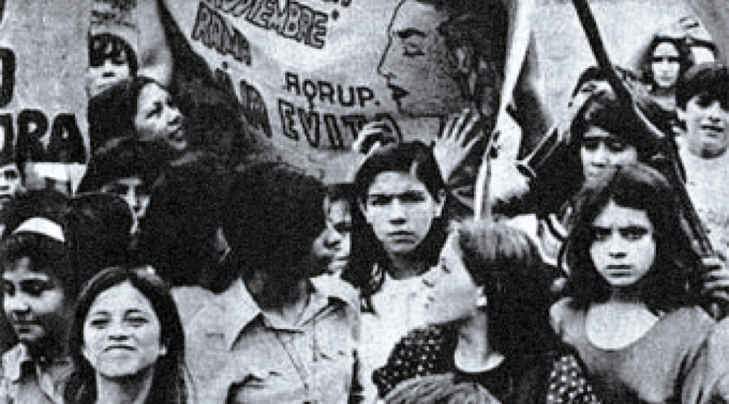 fotografía de tapa de "Las Revolucionarias. Militancia, vida cotidiana y afectividad en los setenta”